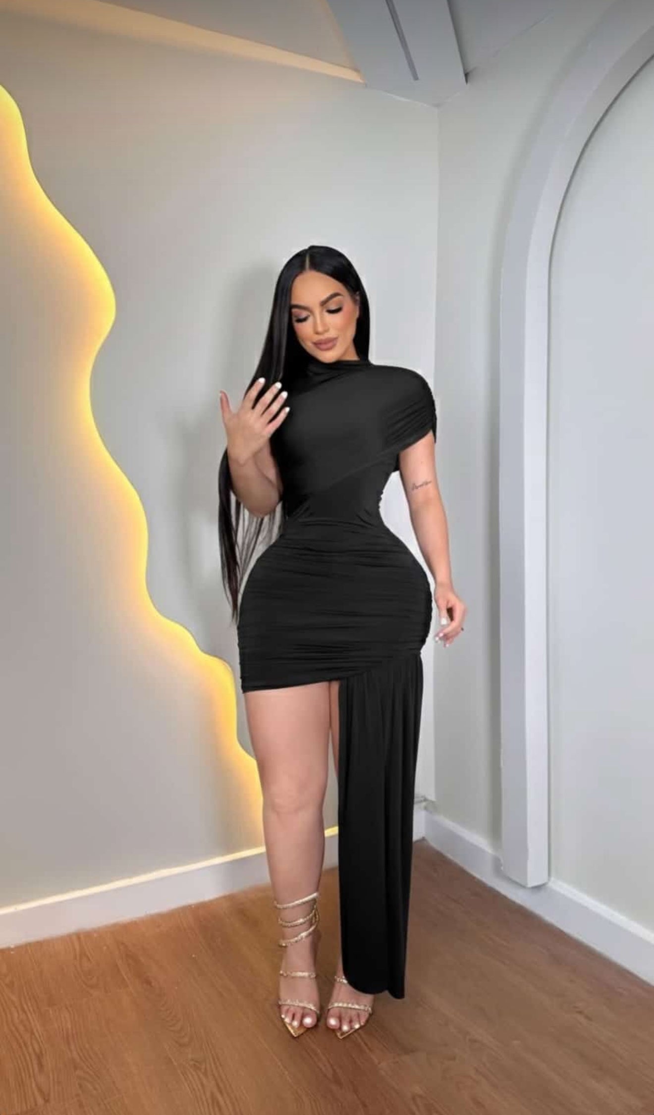 Pearl kiss dress