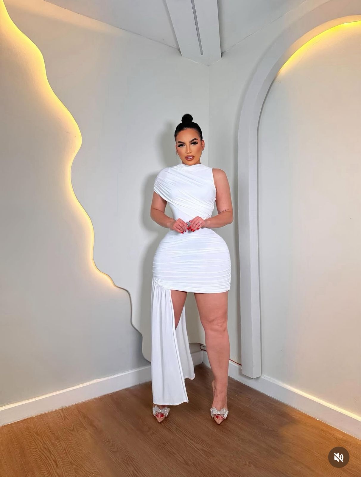 Pearl kiss dress